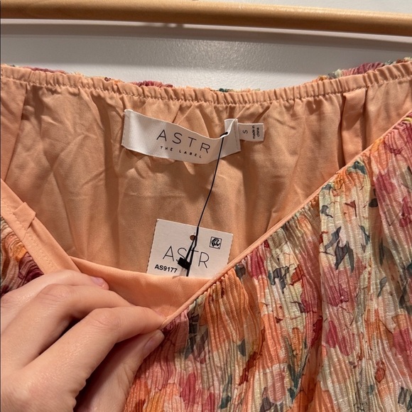 NWT ASTR tiered plisse maxi skirt in green/orange - Picture 5 of 6